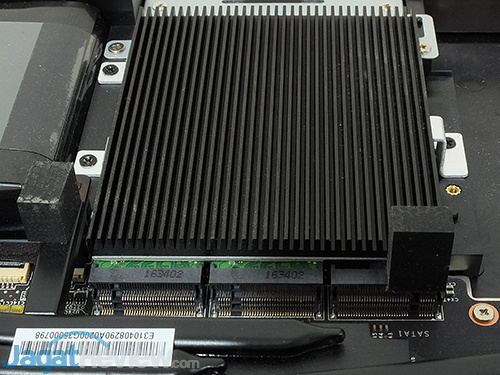 Review Notebook Gaming: MSI GT73VR 6RE Titan 21 MSI GT73VR 6RE Titan SSD Connector