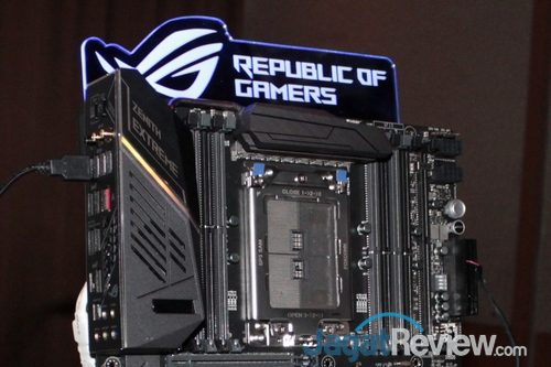 ASUS Tampilkan Motherboard AMD X399! 2 ASUS ROG Zenith Extreme - 02