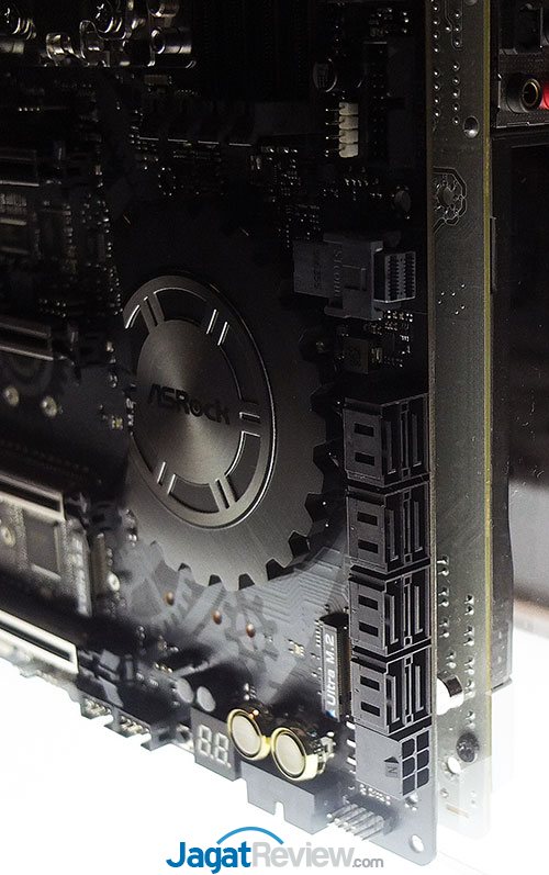 ASRock Pamerkan Motherboard AMD X399! 8 Computex17_ASRockBoard_X399_Taichi3