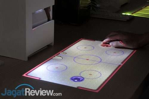 Unjuk Kemampuan Produk Display ASUS di Computex 2017 9 Konsep proyektor interaktif