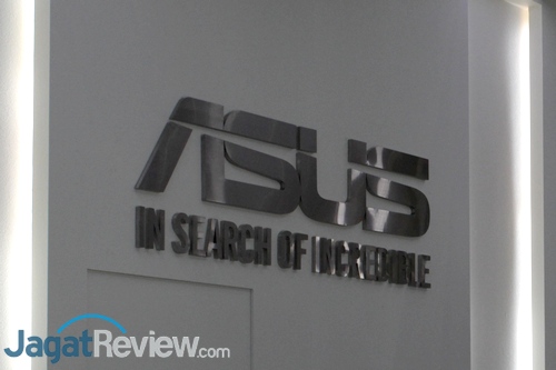 ASUS Laptop 2 in 1 01