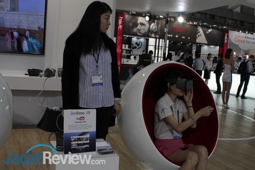 Ragam Perangkat Mobile ASUS di Computex 2017 10 Demo VR Daydream dengan Zenfone AR