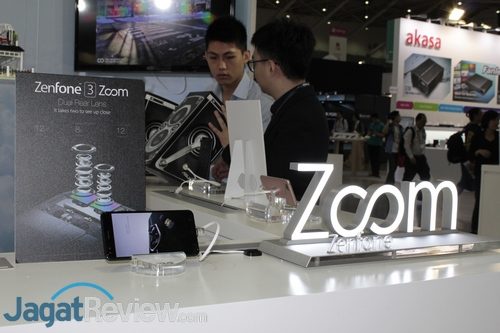 Ragam Perangkat Mobile ASUS di Computex 2017 12 Zenfone 3 Zoom, atau dikenal juga sebagai Zenfone Zoom S di Indonesia