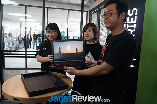 Acer Resmi Boyong Predator Helios 300 ke Pasar Indonesia 12 Acer Predator Helios 300 5