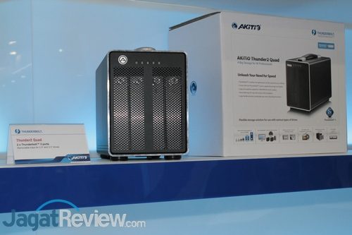 Ragam Ekspansi Thunderbolt 3 dari Akitio 4 Dock 4-bay untuk storage dengan Thunderbolt 3
