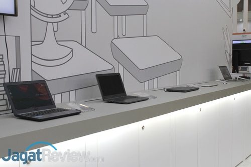 Perangkat Mobile Khusus untuk Pendidikan dari ASUS 1 Jajaran produk perangkat mobile untuk pendidikan dari ASUS.