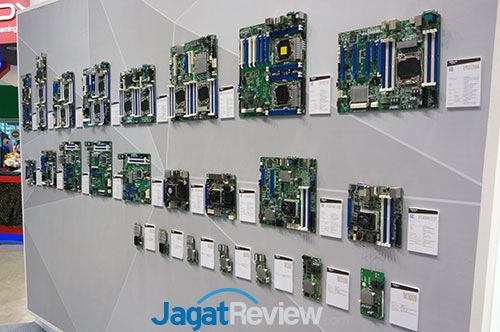 Booth Raid ASRock: Pemerkan Seluruh Lini Motherboardnya 9 Computex17_ASRock_Boothraid8