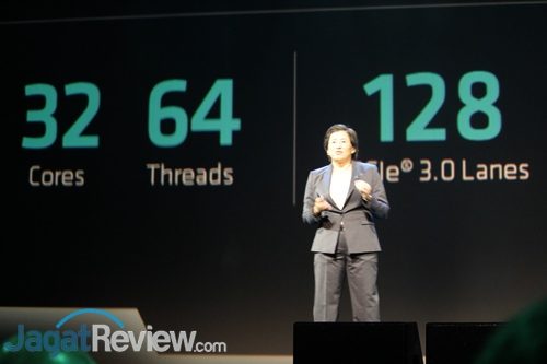 AMD Resmikan Kehadiran Prosesor EPYC 7000 2 Lisa Su, CEO AMD, saat memperkenalkan EPYC