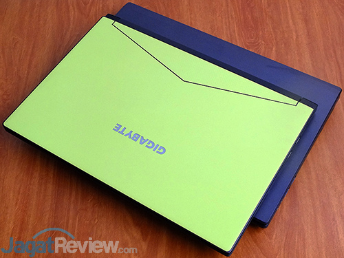 Review Notebook Gaming: Gigabyte Aero 15 6 Gigabyte Aero 15 Top View - Comparison