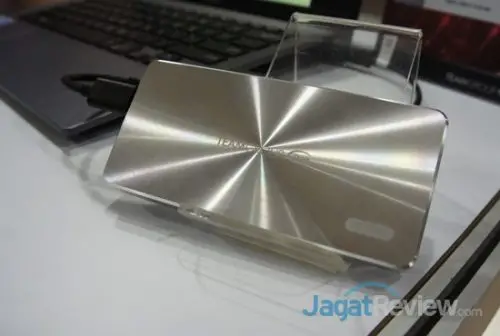 Team turut memamerkan SSD eksternal yaitu PD700 yang sudah diluncurkan sejak tahun lalu.