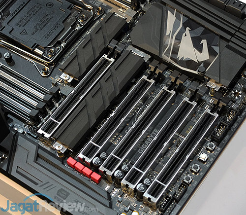 Lebih Dekat dengan Motherboard Gigabyte X299 Aorus Gaming 9 5 X299 Aorus Gaming 9 03
