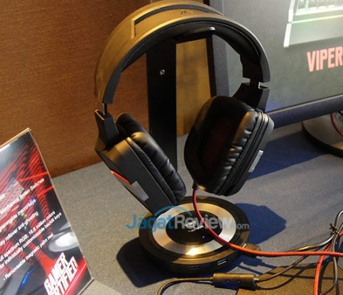 Computex 2017 Room Raid: Patriot 3 Headset gaming Viper V361 beserta headset stand Viper