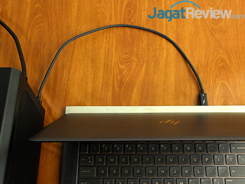 Review External VGA: Gigabyte AORUS GTX 1070 Gaming Box 11 Gigabyte AORUS GTX 1070 Gaming Box TB3 Cable