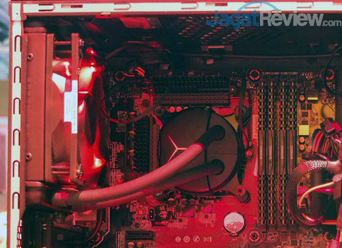 Lenovo Legion Persembahkan Jajaran PC Gaming Terbaru di Gamescom 2017 3 Lenovo Gamescom 03 (Y920)