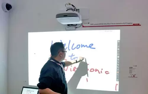 Produk Terbaru ViewSonic Hadir di GESS 2017 6 7