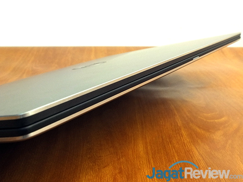 DELL XPS 13 9365 2-in-1 Front Side