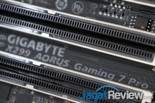 Hands On Motherboard Gigabyte X299 AORUS Gaming 7 Pro 3 Gigabyte X299 AORUS Gaming 7 Pro - 01