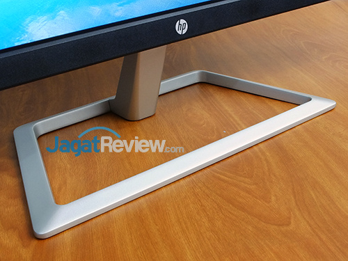 Hands-On Review Monitor: HP N270 5 HP N270 Base Stand - Front