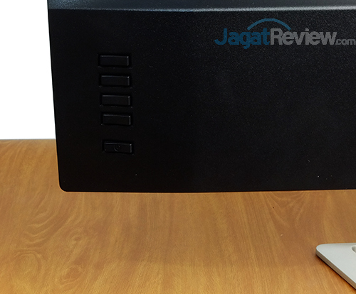 Hands-On Review Monitor: HP N270 9 HP N270 Operational Buttons