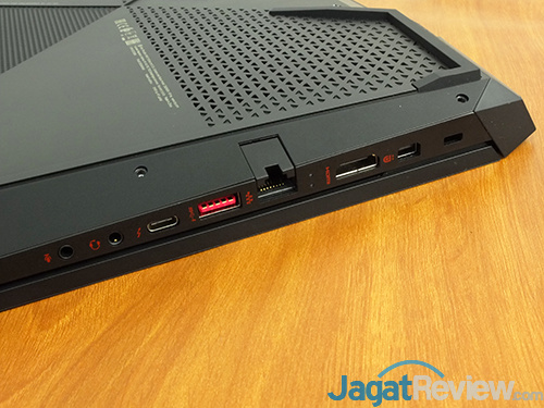 Review Notebook Gaming: HP Omen 15-ce087TX 6 HP Omen 15-ce087TX Connector - Left