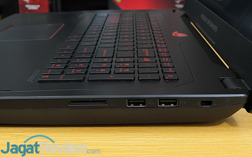 Review Notebook Gaming: ASUS ROG STRIX GL702ZC 8 ASUS GL702ZC Connectors Right