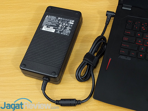 Review Notebook Gaming: ASUS ROG STRIX GL702ZC 25 ASUS GL702ZC Power Adapter
