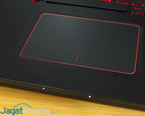 Review Notebook Gaming: ASUS ROG STRIX GL702ZC 13 ASUS GL702ZC Touchpad