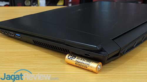 Gigabyte Sabre 15 Thickness