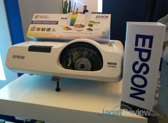 Epson Pamer Jajaran Proyektor Terbaru 1 IMG 20171102 120620