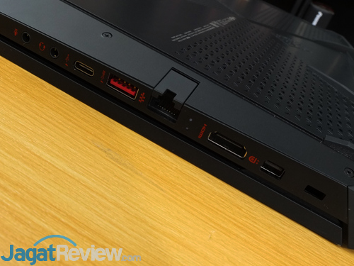 HP Omen 15 ce085TX Connectors Left Side