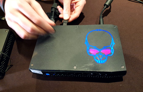 Melihat Isi NUC Intel dengan GPU AMD VEGA:  Hades canyon