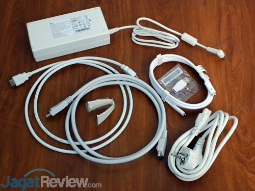 Hands-On Review Monitor: LG 32UD99-W 3 LG 32UD99 W Bundles