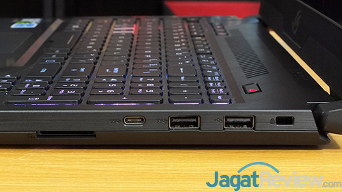 Review Notebook Gaming: ASUS ROG STRIX GL503VD 8 ASUS GL503VD Connectors Right