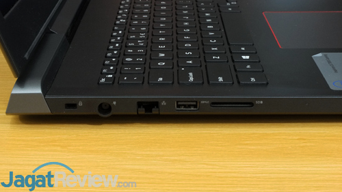 Review Notebook Gaming: Dell Inspiron Gaming 15 7577 6 Dell Inspiron Gaming 7577 Connectors Left