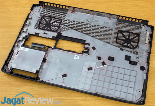 Review Notebook Gaming: ASUS ROG STRIX GL503VM Hero Edition 24 ASUS GL503VM HERO EDITION Bottom Cover Internal