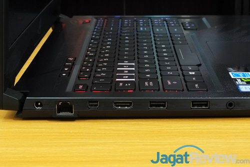 Review Notebook Gaming: ASUS ROG STRIX GL503VM Hero Edition 8 ASUS GL503VM HERO EDITION Connectors Left