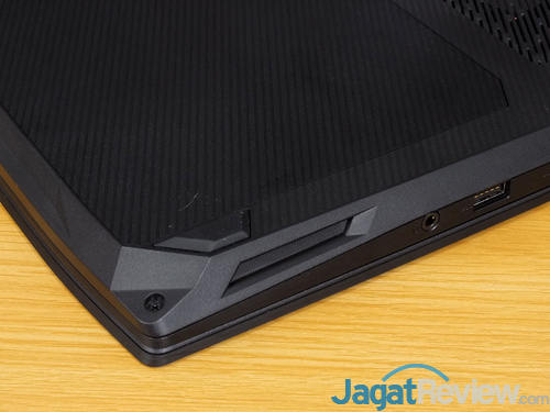 Review Notebook Gaming: ASUS ROG STRIX GL503VM Hero Edition 34 ASUS GL503VM HERO EDITION Speaker Vent Left