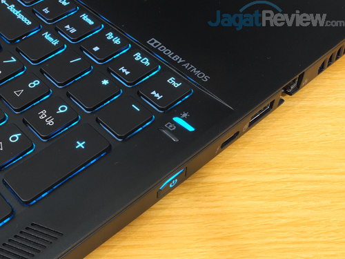 Review Notebook Gaming: Acer Predator Triton 700 17 Acer Predator Triton 700 Indicator Lamps