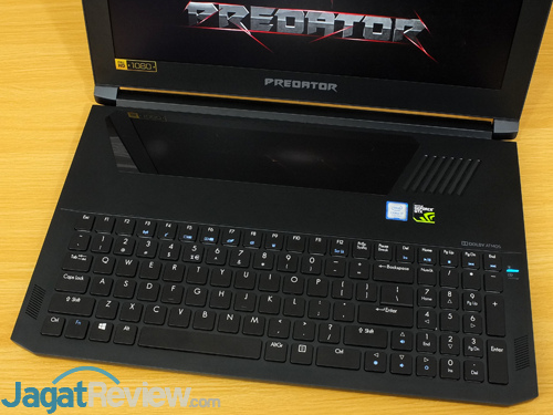 Review Notebook Gaming: Acer Predator Triton 700 14 Acer Predator Triton 700 Keyboard Trackpad