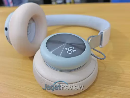Hands-On Review Headphone: Beoplay H4 Over-Ear 4 DSCF9010