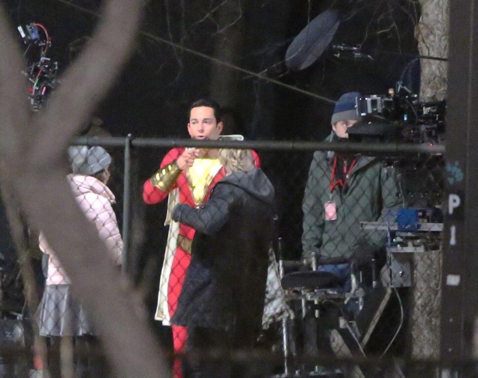 Penampilan Zachary Levi sebagai Shazam Terungkap 7 shazam
