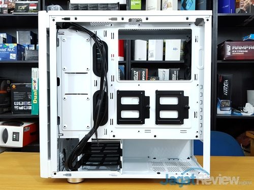 Review Casing Corsair Carbide 275R 16 Corsair Carbide 275R 14