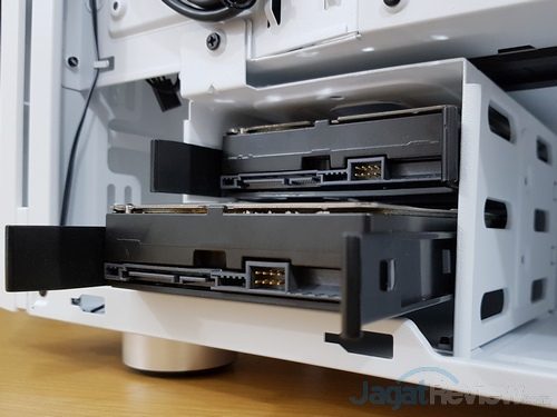 Review Casing Corsair Carbide 275R 26 Corsair Carbide 275R 31