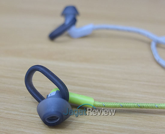 Hands-On Review Earphone: Plantronics Backbeat Fit 305 4 DSCF9177
