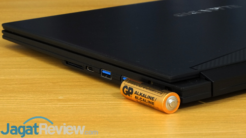 Review Gigabyte Aero 15X v8: Kencang, Tipis, dan Terjangkau dengan Core i7 8750H 5 Gigabyte Aero 15X v8 Thickness