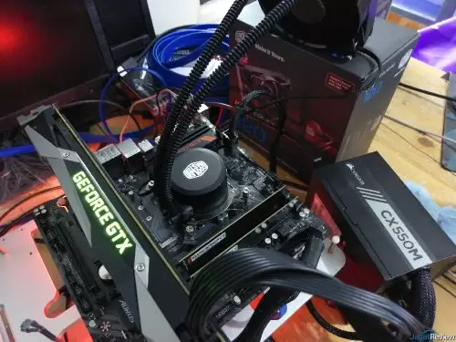 Hands-On Motherboard Gigabyte B360M AORUS Gaming 3 4 IMAG0064s