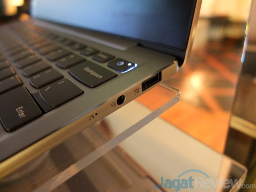 Laptop Tipis Lenovo IdeaPad 720S dengan AMD Ryzen Hadir di Indonesia 4 Lenovo IP702S Launch 04