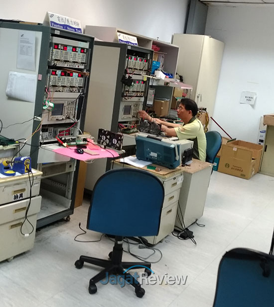 Kunjungan Headquarter FSP: Beginilah Suasana Laboratorium Uji Produk FSP 6 P 20180424 105616 vHDR Auto