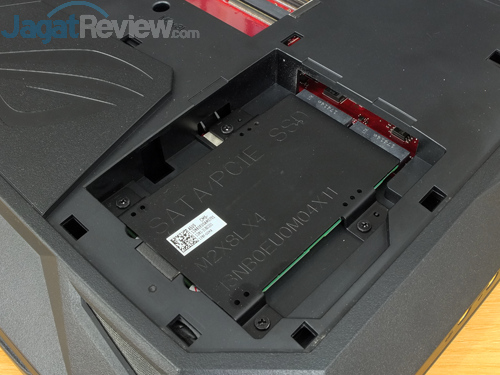 Review Notebook Gaming: ASUS ROG G703VI 27 ASUS G703VI Storage Bay 01