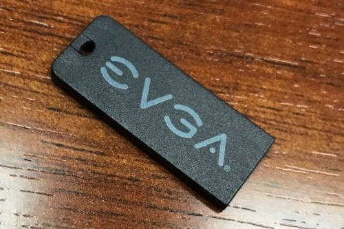 EVGA Akan Gunakan Flash Disk Sebagai Ganti CD Driver 7 EVGA Flash Drive